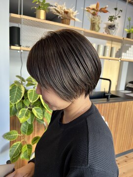 髪質改善カラー×細ハイライトショートボブ｜THINK AND