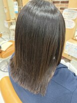 美粧 ほそや お花茶屋本店&nbsp;切りっぱなしミディボブ/酸性ストレート/モカグレージュ