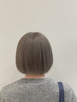 フラム(FRAM.)&nbsp;柔らかなグレージュカラーの丸みボブ