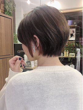 ニュートラル 前原店(Neutral by FLEAR) 乾かすだけで収まる丸みショート