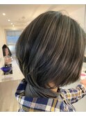ショートボブ×バレイヤージュ(グレーベージュ)