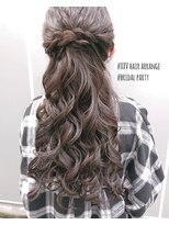 トゥエンティ ファイブ(TWENTY FIVE)&nbsp;華やかハーフアップ/名定