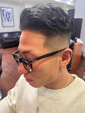 スリーク 吹田店(Sleek) 人気のカットはメンズフェードが◎