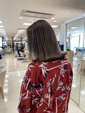 ケンジ 平塚ラスカ店(KENJE) 平塚/白髪手術/脱白髪染め/白髪ぼかし/ハイライトバレイヤージュ