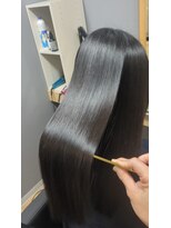 スリーク バイ ロイ 円町本店(sleek by roy)&nbsp;ツヤツヤ髪質改善トリートメント前髪ストレート