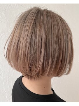 ルリエ(Relier) ミルクティーベージュのショートボブ