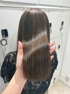 ケンジ 平塚 アネッタ(KENJE annetta) 艶髪/Aujuaトリートメント