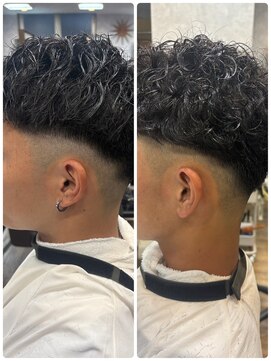 メンズ グレネイド(MENS GRENADE) どっちが好き？