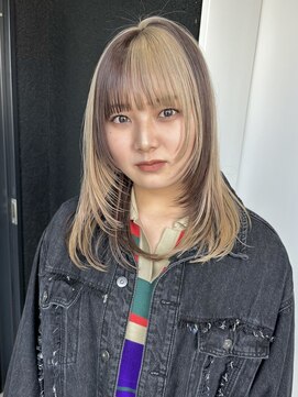 ツキ 横浜店(tuki) ハッシュカット顔まわりレイヤーデザインカラーベージュ