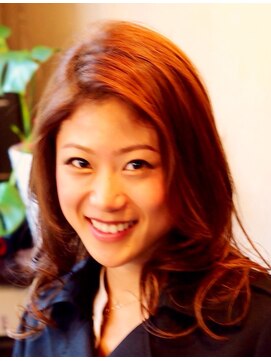 1+ アンプリュス(Unplus) セミロング巻き髪