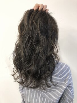 バズ ビー(BUZZ Bee) コントラストハイライトアッシュグレージュ