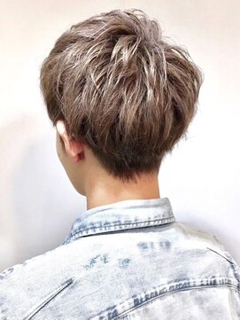 リリー シンジュク(Lilly) 【Lilly新宿】#マッシュ#ツーブロック#ミルクティー#ブリーチ