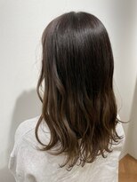 モルニ(MORNI)&nbsp;髪質改善トリートメント_マロンベージュ Aラインボブ かきあげ