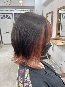 リッカ(RICCA) 夏のインナーカラー☆ブルーブラック×オレンジ ボブウルフ☆