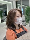 ミディアムレイヤー顔まわりカットラベンダーベージュ髪質改善