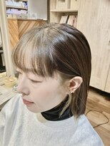 クロワ(croix)&nbsp;大人かわいい前髪インナーカラー&イヤリングカラーベージュ