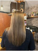 ロングヘアライトベージュ