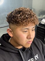 イーラ(era)&nbsp;ショートスペインカール　ツイストスパイラル眉カット刈り上げ