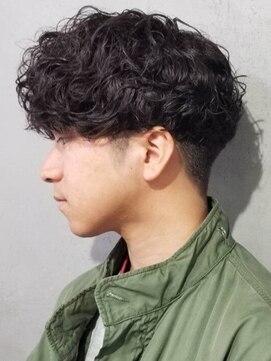 ディスイズバーバー(THIS IS BARBER) スパイラルパーマ ツーブロック マッシュショート 20代 【札幌】