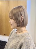 丸みボブ×ミルクティーグレージュ
