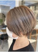 20代30代40代ハイライトハンサムショート前下がり小顔