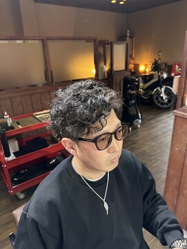 カットスペース キャロル(CUT SPACE CAROL) ツーブロックパーマ