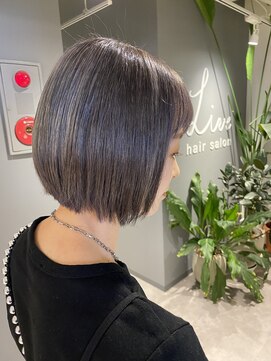 リブ(Live) ホワイトグレージュの艶ボブ［久米川/ブリーチカラー］