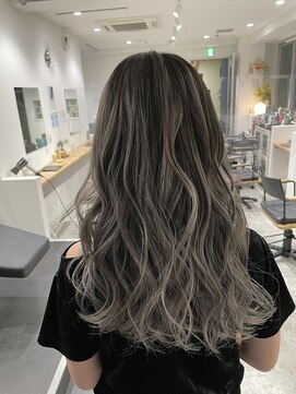 カラ ヘアーサロン(Kala Hair Salon) ハイライトバレイヤージュダブルカラーケアブリーチ20代30代40代