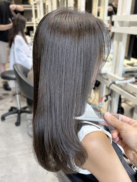 ディーエックス ウエスト(Dxxxx WEST) 透明感グレージュカラー［韓国/顔周りカット/レイヤーカット］