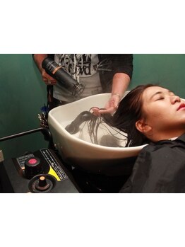 毛髪ダメージのメカニズムを考えた修復トリートメントシステム導入！しなやかで潤いのある質感が叶います♪