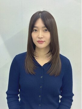 シャウルデッサン(CHARLES DESSIN) 1カールで決まるミディアムレイヤーシンメトリースタイル