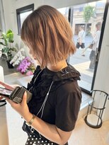 ユイン(YUIN) ヘーゼルベージュ×きりっぱなしボブ