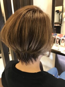 ディアー(Dear) 小顔似合わせショートカット