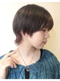 個性派可愛いバーガンディウルフ