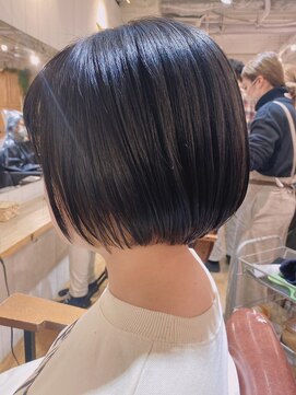 ヘアスペース リズム グリーン(Hair space Rizm green) ミニボブ