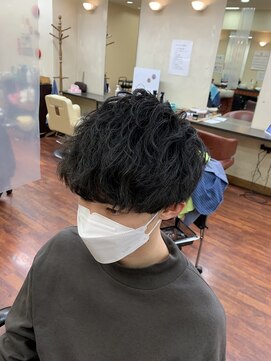 メンズ美容室 タカミ 超緩めスパイラル 前下がり刈り上げマッシュ