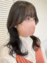 シイカ(sika.)&nbsp;顔まわり・おくれ毛にこだわった『ミディアムレイヤー』