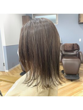 ウィットヘアー(wit hair) 外ハネセミロング