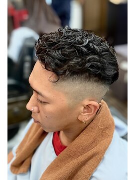 エックス 淵野辺(EX) スキンフェード×スパイラルパーマ