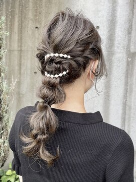 イーストハムヘッドショップ(EAST HAM head shop) ローポニーアレンジ