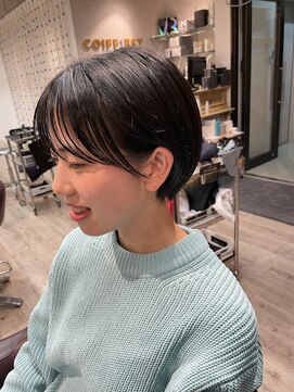 コワファーストナガサキシャンプーボーイ(COIFF1RST NAGASAKI SHAMPOO BOY) 大人可愛い20代30代40代黒髪前下がりショートボブ丸みショート◎