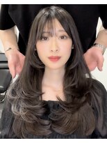 ワン バイ ジエクト(One by The Ect)&nbsp;【レイヤーロング】王道内巻きワンカール透明感艶グレージュ