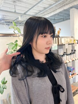 シー.(SHE.) 【SHE.】ミディアム/インナーカラー/ネイビー/暗髪/地毛風