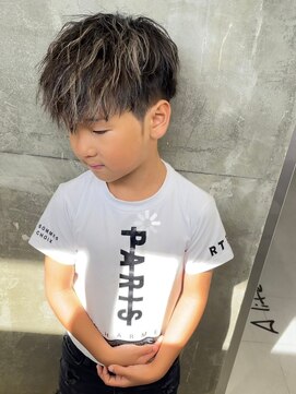 キング(K!ng) 縮毛矯正髪質改善ハイライトレイヤーカット枚方美容室エクステ