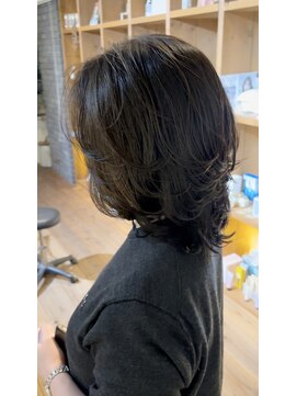 ロベルシ(ROVERSI) ミディアムのレイヤーデジタルパーマ