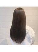 【井出 朱音】艶々ストレートアッシュ
