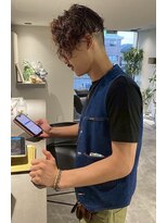 エミタス 柳通り(Emitas.)&nbsp;パーマ×ツーブロックの無造作メンズスタイル