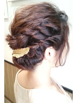 ヘアーアンドメイク フォルス(HAIR&MAKE FORS) 【FORS】西田ゆか 肩上ボブでも可愛い♪２連ねじり編みアレンジ