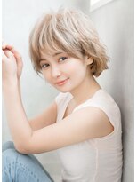 トッカ ヘアアンドトリートメント バイ リウム(tocca hair&treatment by Rium) ハイトーンショート