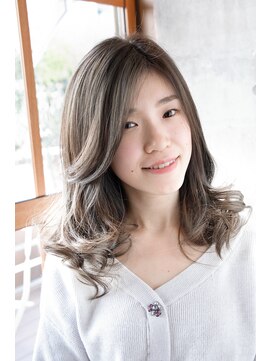 パース 横浜(PERS) 大人フェミニンなバレイヤージュ